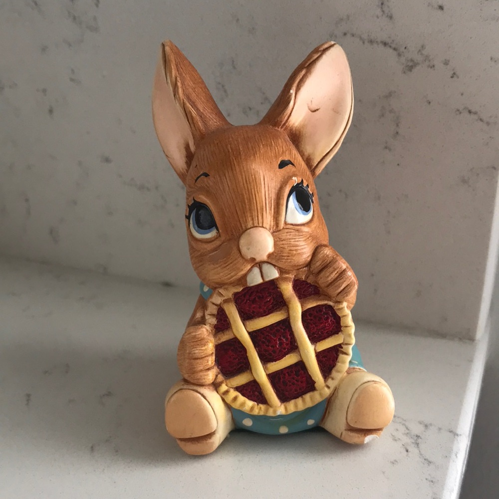 Pendelfin “Picnic Midge” Bunny Figurine